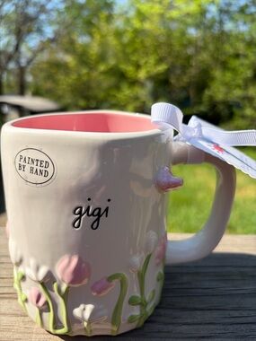 Rae Dunn “gigi” Cursive Mug 💐 Hand-Painted 3D Flowers